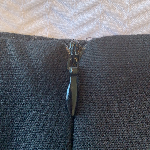 Pleated Mini skirt with pockets - Picture 3 of 3